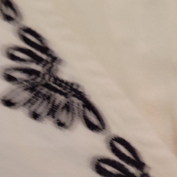 Universal Thread Cream Top - Picture 4 of 6